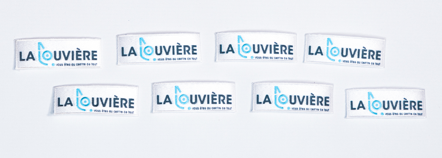 Combinaison d'écussons rectangulaires tissés pour la ville de La Louvière